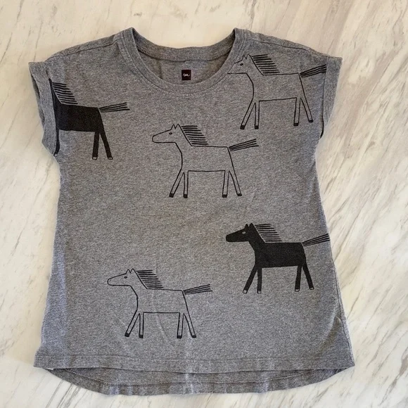 Tea Collection Girls Gray Tunic Shirt with Horse Print. Size 5. - Picture 1 of 3